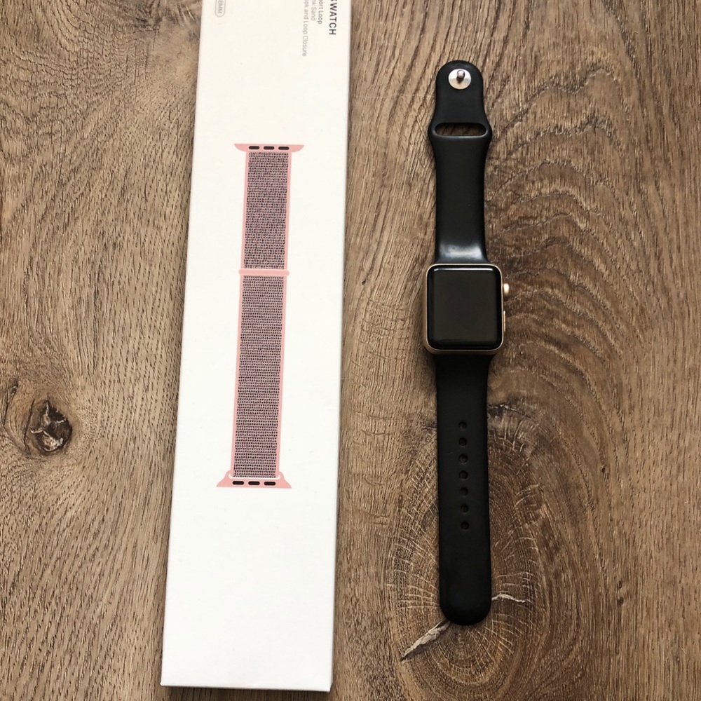 38 MM Series 2 Rose Gold Apple Watch